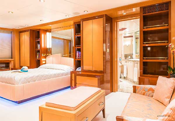 Expedition Yacht Andrea Master Suite