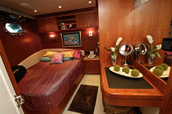 Inace 95 Queen Stateroom