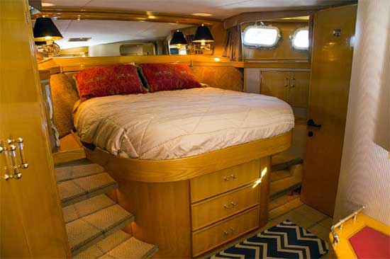Seaton 64 Expedition Yacht Voyager Master Stateroom